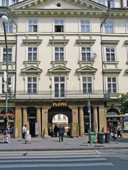 Прага. Платиз, южный фасад, выходящий на Национальный проспект (Narodni trida)