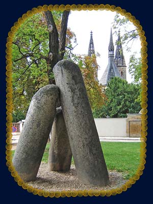 Прага. Разбитая колонна в Вышеграде