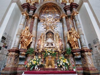 Прага. Костел Девы Марии Победоносной. Алтарь Иисуса-младенца