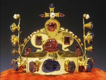 Чешские коронационные регалии. Корона св. Вацлава