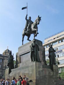 Прага, Вацлавская площадь. Памятник св. Вацлаву