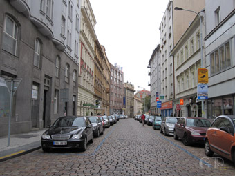 Прага. Бискупская улица. Фото Галины Пунтусовой