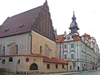 Прага. Староновая синагога и Еврейская ратуша на Майзловой улице. Фото Галины Пунтусовой