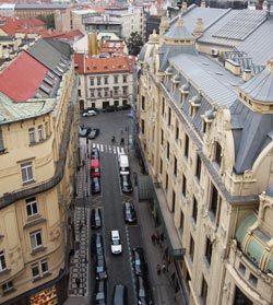 Прага. Вид на улицу У Прашне браны с Пороховой башни. Фото Галины Пунтусовой